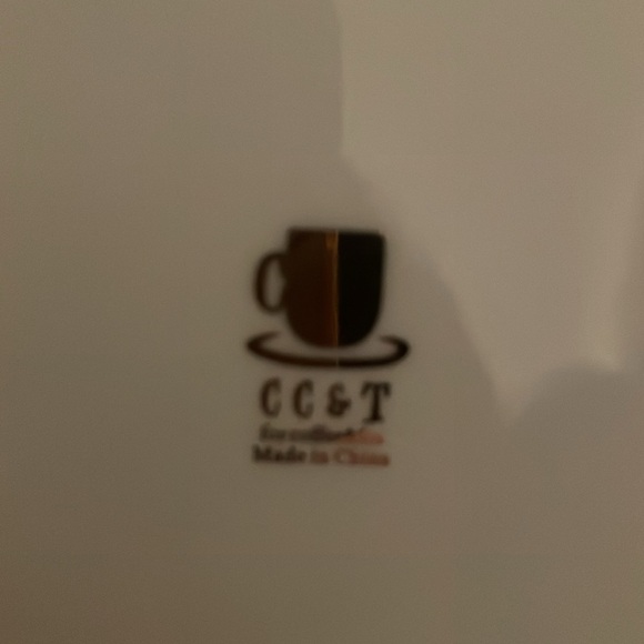 New in box Ceramic Cake Plate Set with butterfly design. - Picture 7 of 8